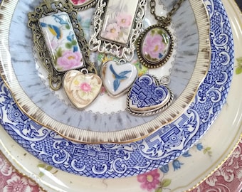 Wholesale Broken China Pendant Necklace, CUSTOM ORDER for JENNIFER, Handmade Upcycled China, Blue Willow, Transferware, Plate, Dinnerware
