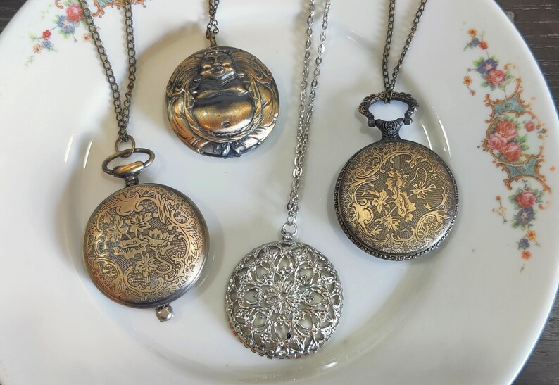 Chine brisée, bijoux en porcelaine brisée dans une montre de poche, médaillon vintage, Royal Albert, porcelaine vintage, porcelaine fine, pendentif floral, mosaïque image 9