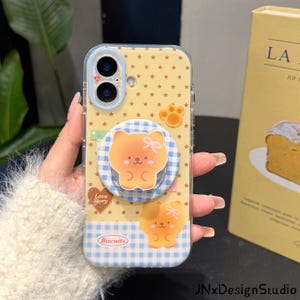 Gingham Bow Bear MagSafe iPhone-hoesje, blauw geruit beertje met magnetische pop-socket, sterkoekje, schattige schokbestendige hoes voor iPhone 17/16/15 Pro Max