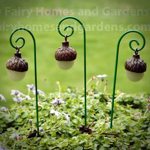 Juego de tres luces de hadas de bellota en miniatura que brillan en la oscuridad - Accesorio para jardín de hadas - Jardín de hadas Woodland Knoll