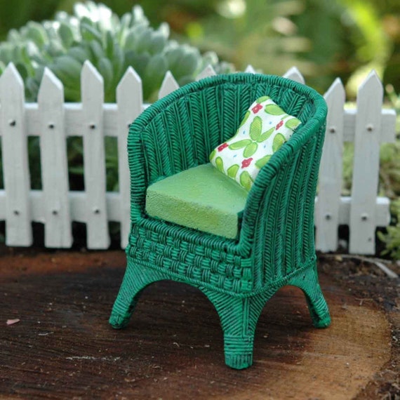 mini wicker chair
