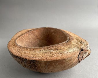 Kokosnussschale naturbelassen — längs halbiert — perfekt für DIY — natürliche Tischdeko