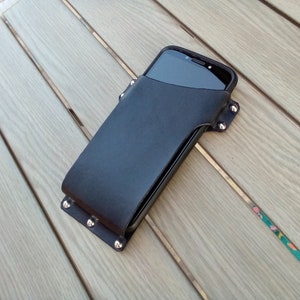 Beltless Cell Phone Holster