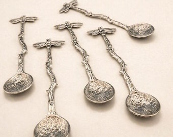 Dragonfly Branch Silver Spoon Set – 5 Ornate Nature-Inspired Spoons, Rustic Hammered Design, Cottagecore Kitchen Décor, Unique Giftware-Gift