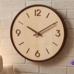 12 inch houten wandklok van natuurlijk esdoorn- en walnoothout, minimalistische bureauklok, stil, mid-century modern, Scandinavische decoratie, rond analoog