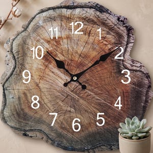 Rustikale Wanduhr aus einer Baumscheibe, 30 cm (11,8 Zoll) große Uhr aus Holz mit natürlicher Baumkante, natürliche Blockhaus-Dekoration, analoge Kunst im Landhausstil