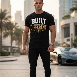 Camiseta "Construído Diferente" | Design de camiseta de academia "A Dor é Combustível" (Download Digital)