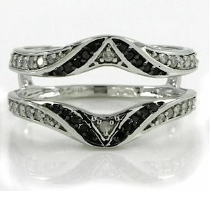 Anillo protector curvo de diamantes blancos y negros en plata de ley 925, anillo realzador de doble banda, anillo protector de corona dividida para anillo de compromiso