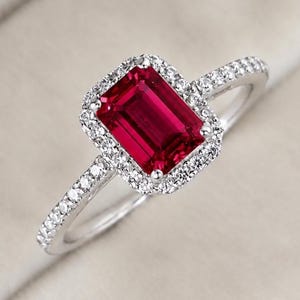 Verlovingsring met smaragdgeslepen robijn, halo-ring van 925 sterling zilver, rode ring, band met pavé-diamanten, beloftesring voor vrouwen, ring in vintage stijl