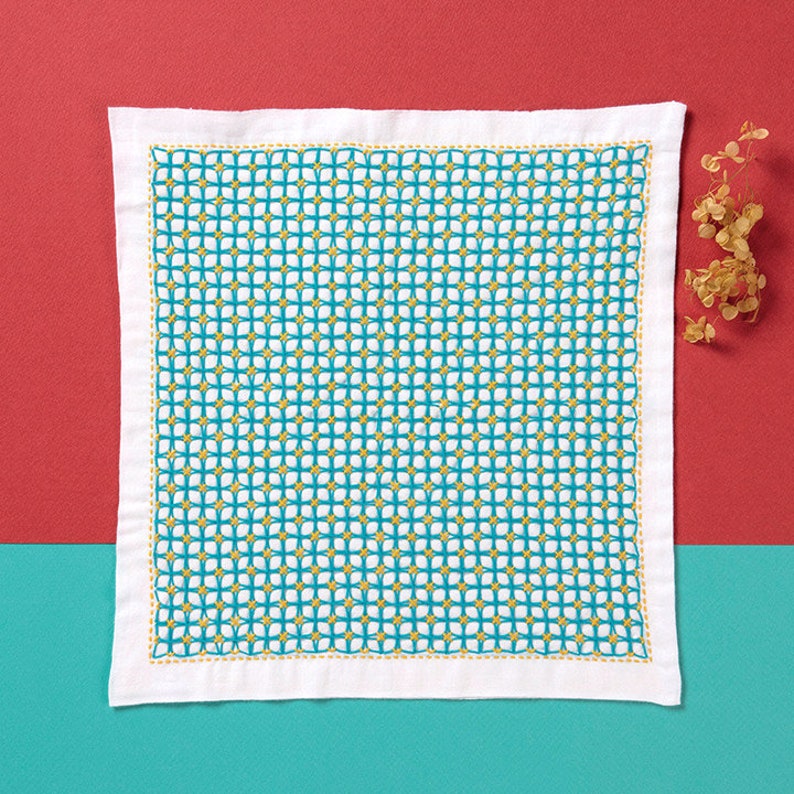 Traditional Japanese Craft Olympus Kuguri Stitch Morning Glory Motif Design Hana Fukin Sashiko Kit with Cloth and Threads SK-351