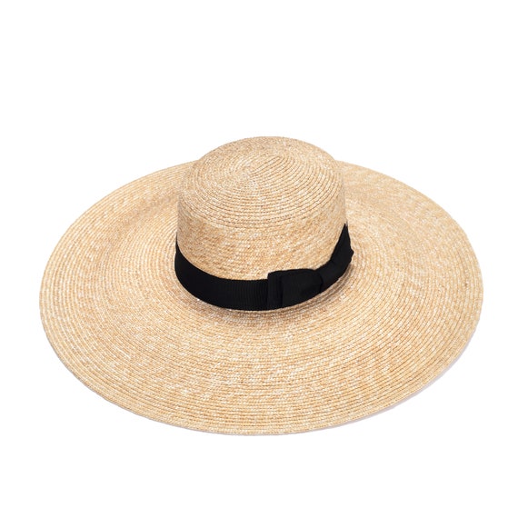 flat brim boater hat