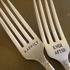 Happily Ever After Wedding Forks accesorio nupcial estampado a mano imagen 1