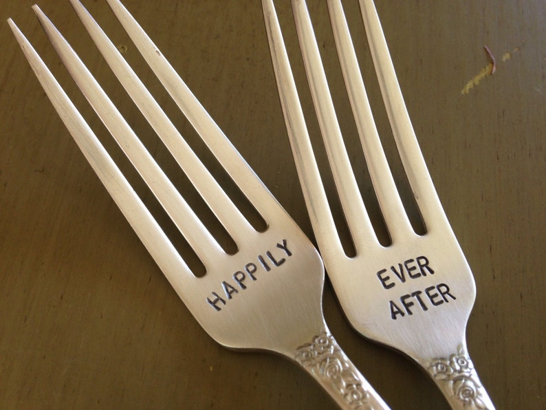 Happily Ever After Wedding Forks accesorio nupcial estampado a mano imagen 1