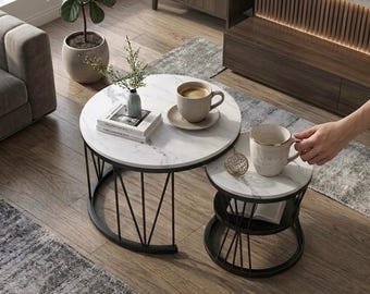 RUNDA SOFFBORDSSET MED SÄTT – Marmoreffekt, svart metallram (set om 2)