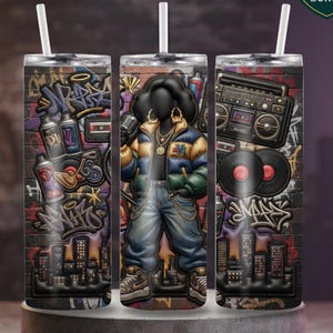 20 oz Skinny Tumbler Sublimation Wrap — "Rapera Chaqueta Puff Multicolor", Patch Art Hip Hop 90s, Boombox y Spray PNG, Descarga Digital