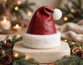 Gorro de Papai Noel em couro legítimo | Detalhe em pele sintética, pompom (Tamanho único)