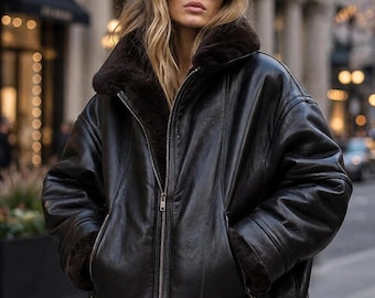 Jaqueta Aviador Oversized em Couro Vegano | Detalhe Teddy, Forro Sherpa (Streetwear de Inverno)