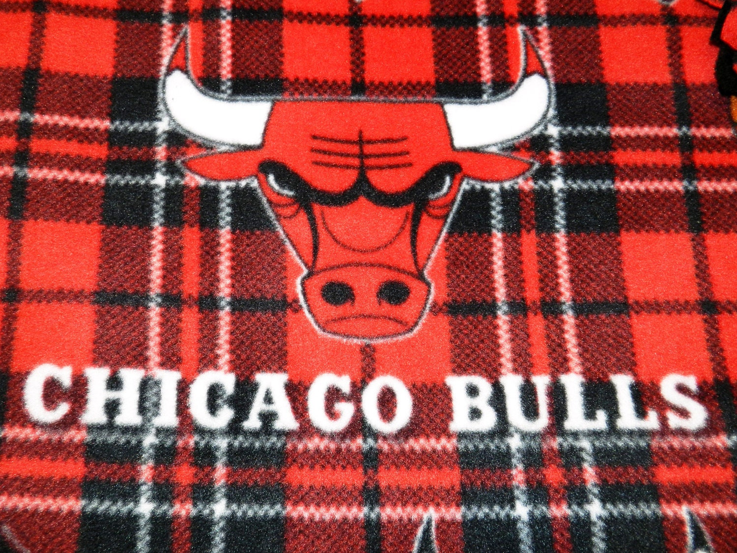 NBA Chicago Bulls Fleece Tie Blankets, Bulls, Basketball, Red & Black