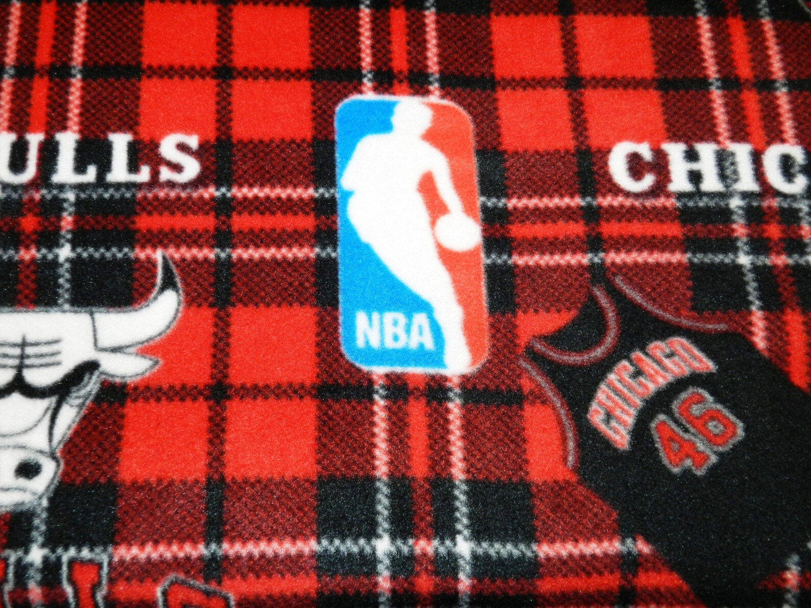 NBA Chicago Bulls Fleece Tie Blankets, Bulls, Basketball, Red & Black