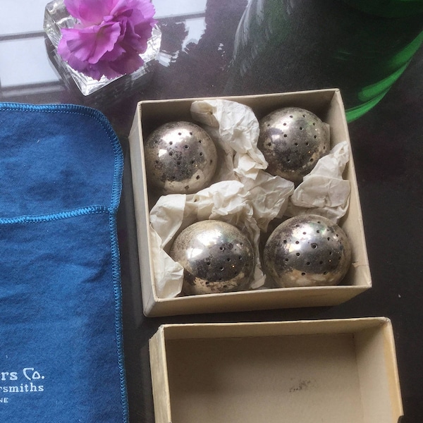 4 Solid Silver Round Salt & Pepper Shakers, Mexico 900 in Box