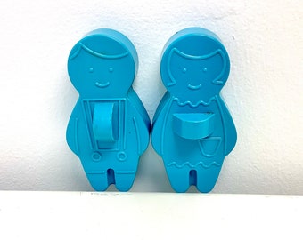 Avon Gingerbread Twins Cookie Cutter Retro Vintage Boy & Girl Blue Plastic