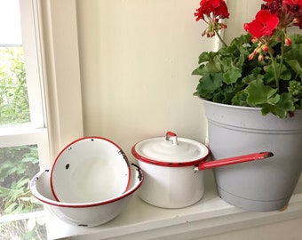 4 pc Set: Red & White Enamelware Bowls, Sauce Pan w/ Lid