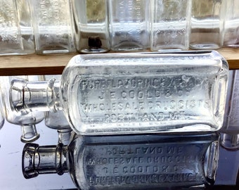 J E Goold Flavoring Extract Bottle Portland Maine Antique