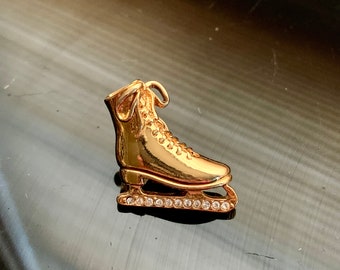 Avon Rhinestone Ice Skate Pin Back: Gold Lapel Tack Fashion Jewelry Figure Skating Pin