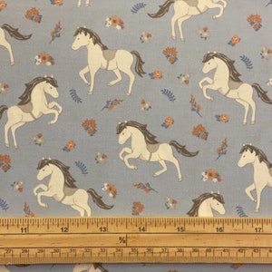 Fat Quarter Sweet Dreams Unicorns And Flowers Blue 100% Cotton Quilting Fabric