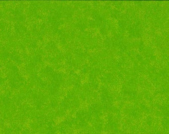 Fat Quarter Spraytime Lime Green Colour Cotton Quilting Fabric Makower G02