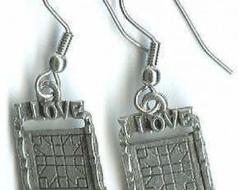 I Love Quilting Earrings Quilters Jewels Code 963 Pierced Ears