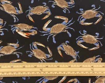 Fat Quarter pêchant des crabes sur du tissu piquée 100 % coton noir