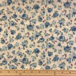 Fat Quarter Sevenberry Blue And Purple Roses On Cream 100%Cotton Quilting Fabric