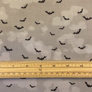 Fat Quarter Spooky Halloween Batty Bats On Grey 100% Cotton Quilting FabricChristmas Gift