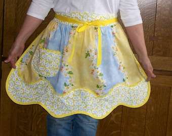 Daisy Half Apron - Blue and Yellow Scalloped Daisy Apron - Waist Apron with Daisies - One Size