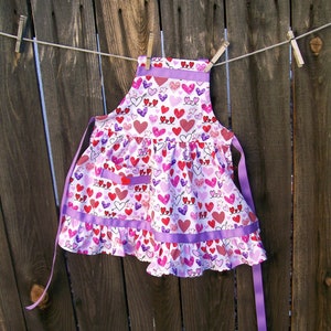 Girls Ruffled Heart Apron: Retro Purple Trim, Size 5-6