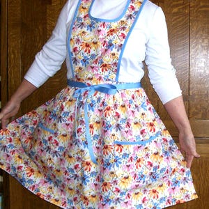 Floral Retro Bib Apron - Echinacea Woman&#39;s Apron - Fits Size M (14-16) Best
