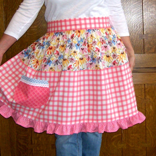 Ruffled Retro Half Apron - 1950s Style Kitchen Apron - Waist Apron Floral - One Size