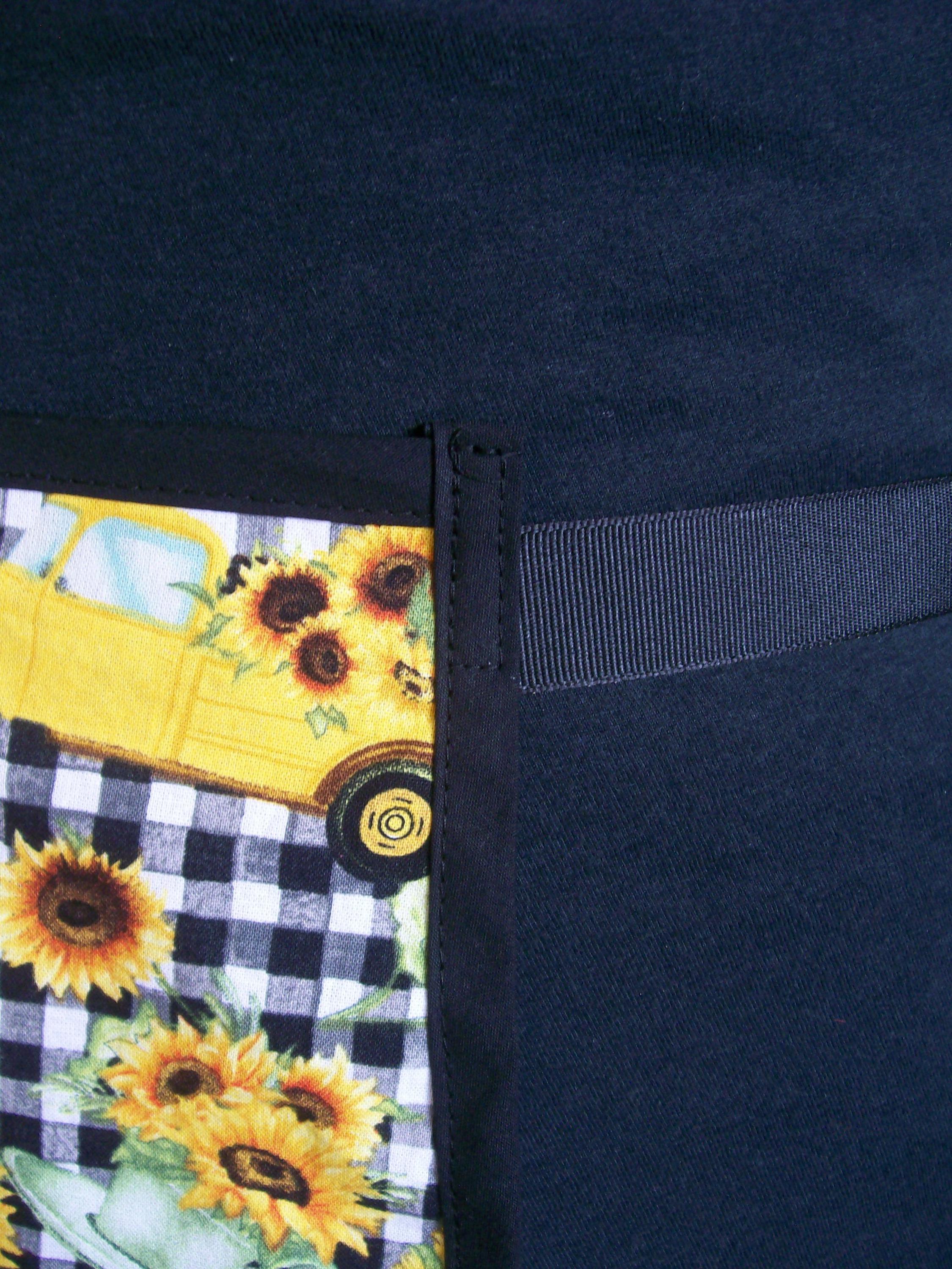 ポケット付きひまわりエプロン：ギンガムチェックのレトロ