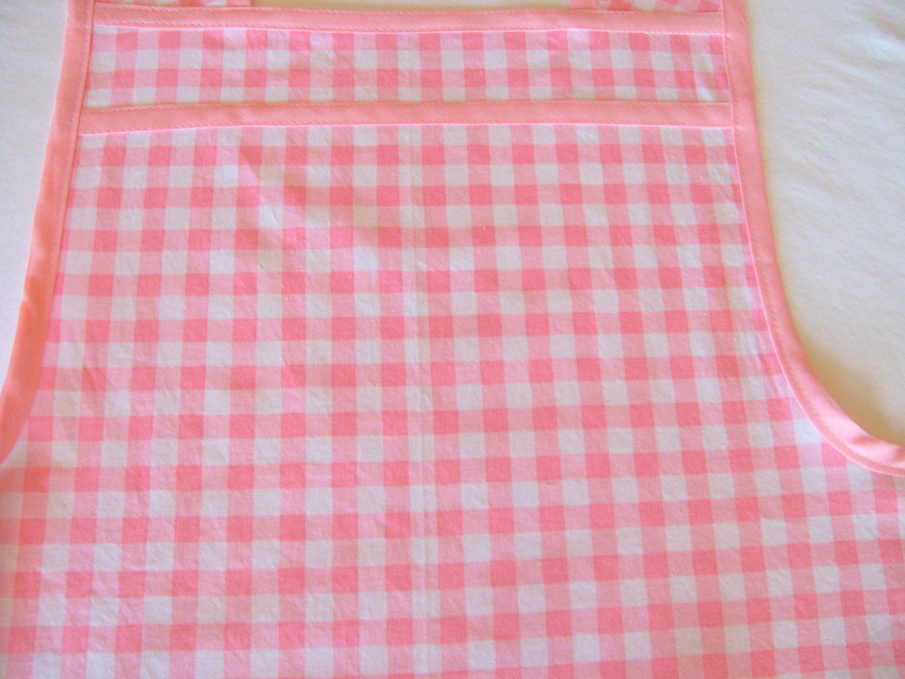 ピンクギンガムチェックのレトロエプロン（ポケット付き） - サイズXL