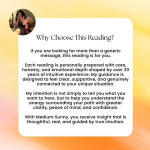 Pode incluir: Um cart&atilde;o informativo branco com texto preto intitulado Why Choose This Reading? O texto descreve um servi&ccedil;o de leitura personalizado com mais de 20 anos de experi&ecirc;ncia. Um pequeno c&iacute;rculo mostra uma pessoa segurando cartas de tar&ocirc;.
