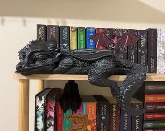 Bebé dragón durmiendo
