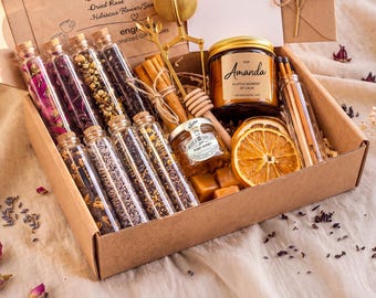 Personalized Gift Box-Floral Tea Blending Kit Gift Set-Self Care Relaxation Gift For Mom-Aesthetic Tea Gift Box-Birthday Gift for Her-Herbal