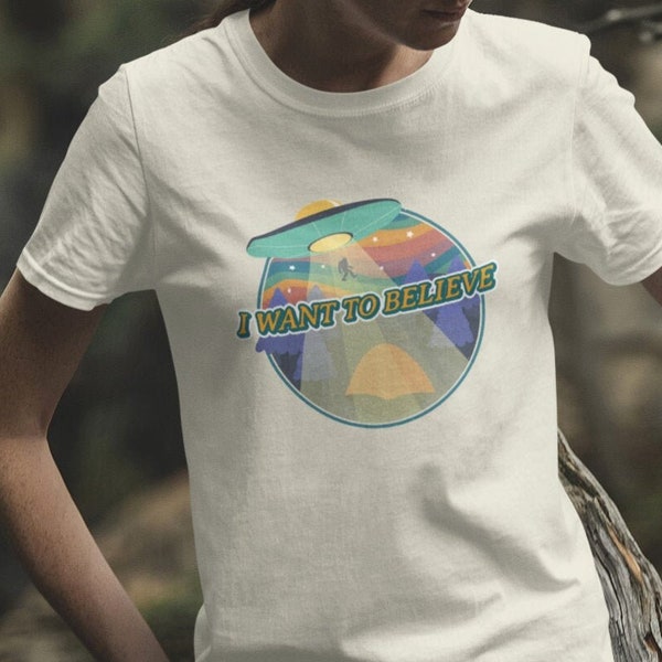 I Want to Believe Shirt | UFO Abducting Bigfoot / Sasquatch | Retro 70s 80s Aesthetic T-Shirt | X-Files Inspired | Aliens Shirt | Camping