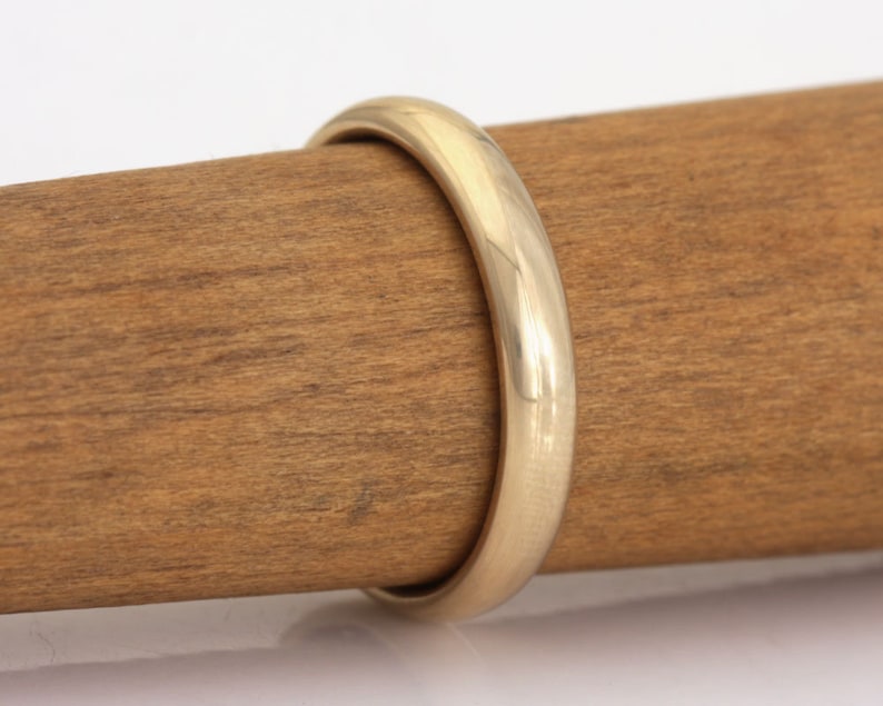 14k yellow gold,#893. size 8 Gold wedding band