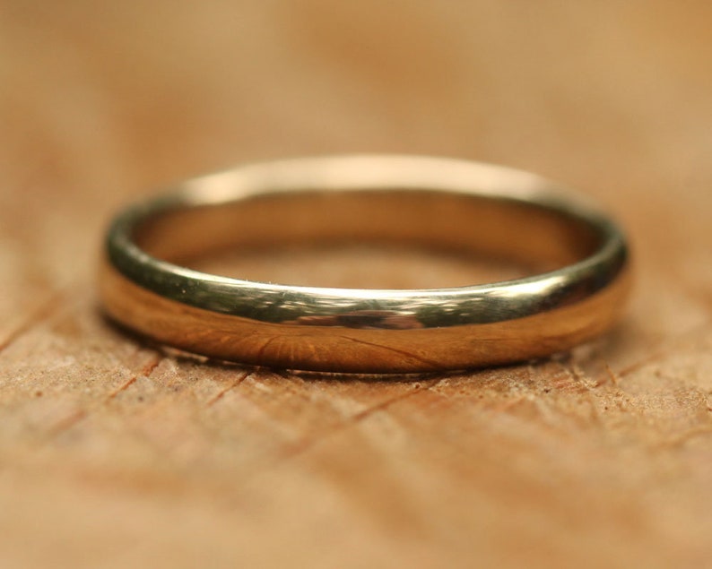 14k yellow gold,#893. size 8 Gold wedding band