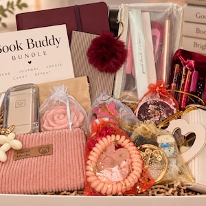 Caja de regalo de lujo personalizada para amantes de los libros: lectura misteriosa, papelería, artículos para diarios, materiales para manualidades, herramientas, accesorios, 25 artículos de lujo.