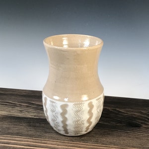 Vase clear/natural with white slip, finger marks and line design image 1
