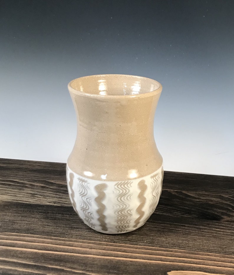 Vase clear/natural with white slip, finger marks and line design image 1