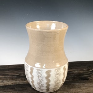 Vase clear/natural with white slip, finger marks and line design image 2